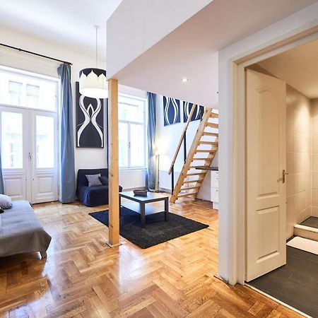 Large Apartment For Groups City Center Dist. VII Будапеща Екстериор снимка