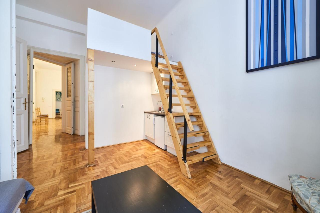 Large Apartment For Groups City Center Dist. VII Будапеща Екстериор снимка