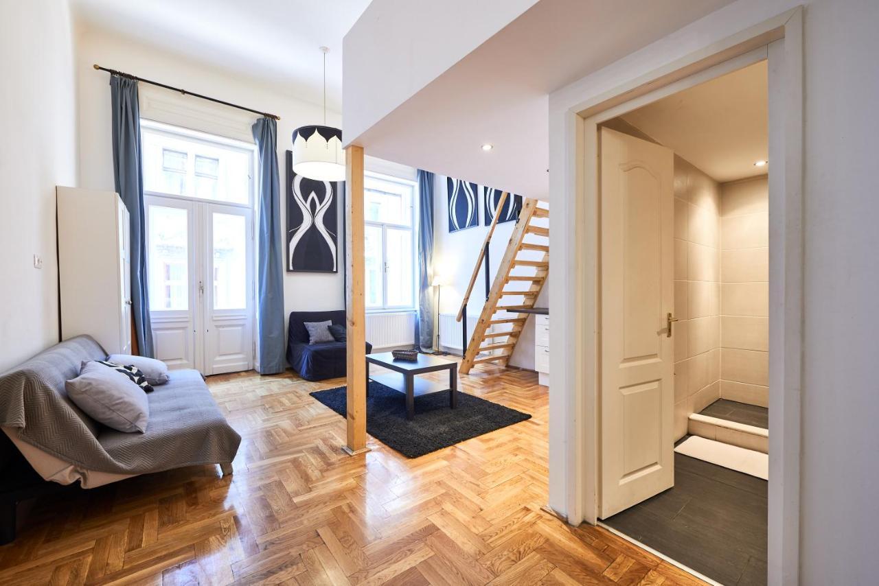 Large Apartment For Groups City Center Dist. VII Будапеща Екстериор снимка