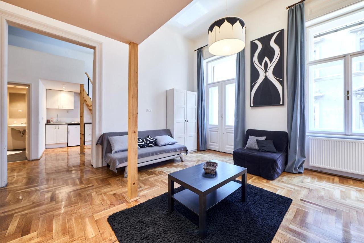 Large Apartment For Groups City Center Dist. VII Будапеща Екстериор снимка