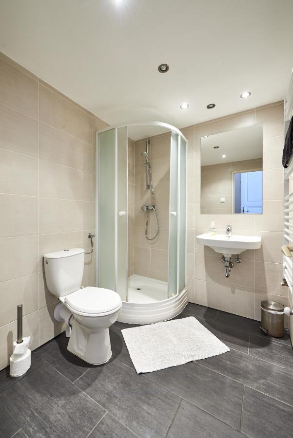 Large Apartment For Groups City Center Dist. VII Будапеща Екстериор снимка