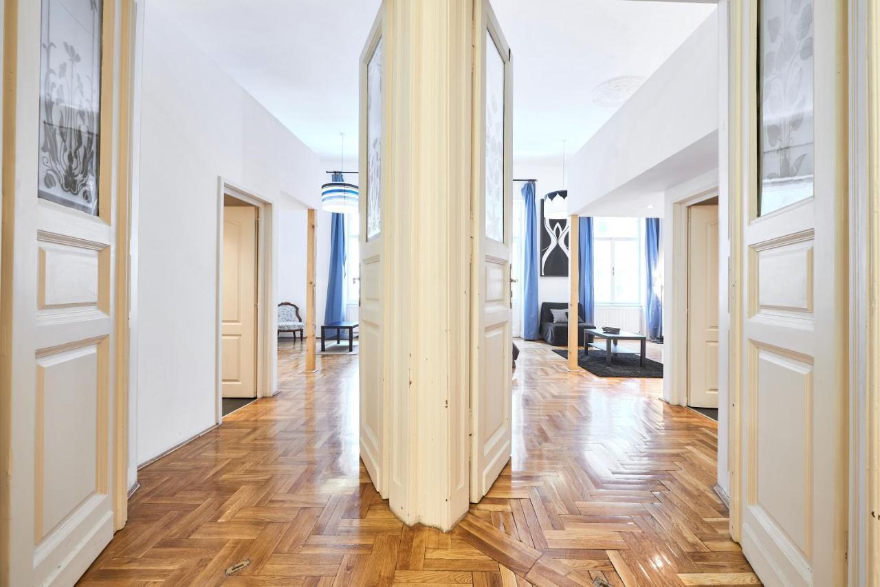 Large Apartment For Groups City Center Dist. VII Будапеща Екстериор снимка