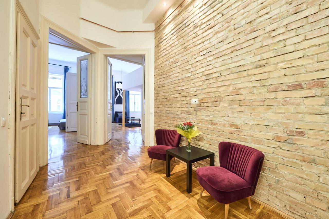 Large Apartment For Groups City Center Dist. VII Будапеща Екстериор снимка