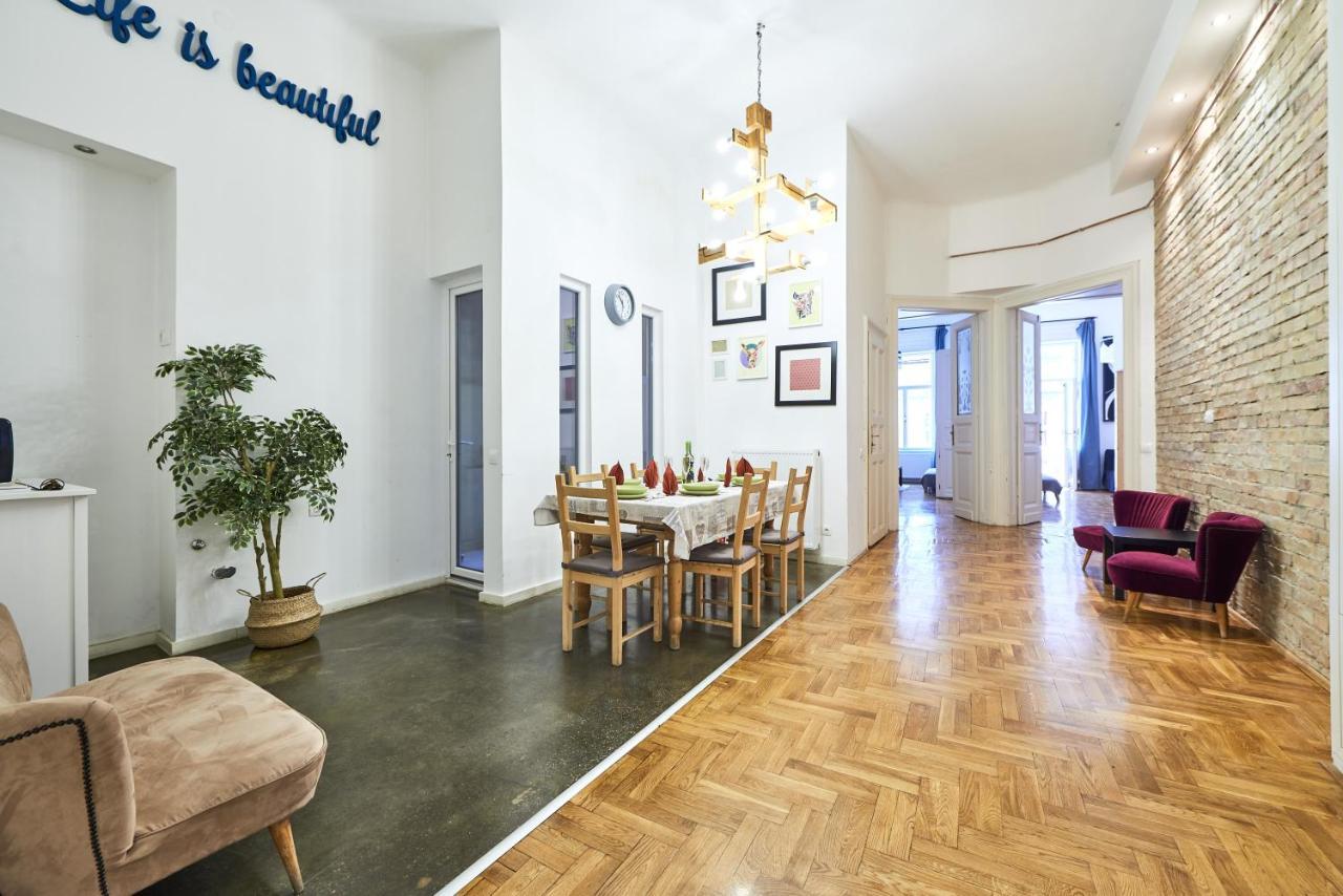 Large Apartment For Groups City Center Dist. VII Будапеща Екстериор снимка
